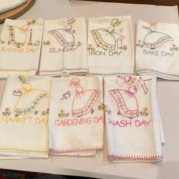 Vintage tea towels days of the week bake iron cleaning market gardening … - Picture 1 of 15